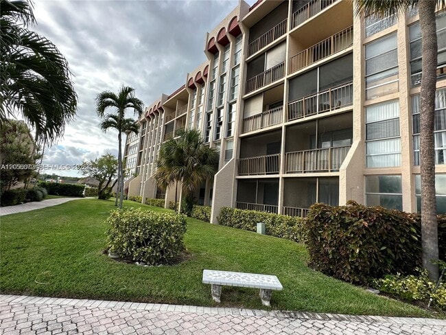 Building Photo - 2000 Atlantic Shores Blvd