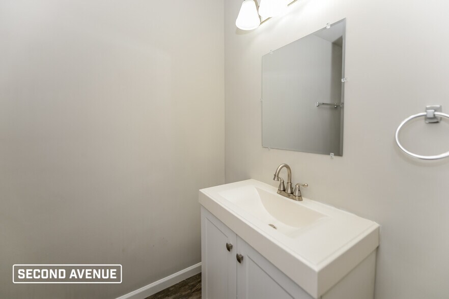 Building Photo - 2209 Summertown Dr