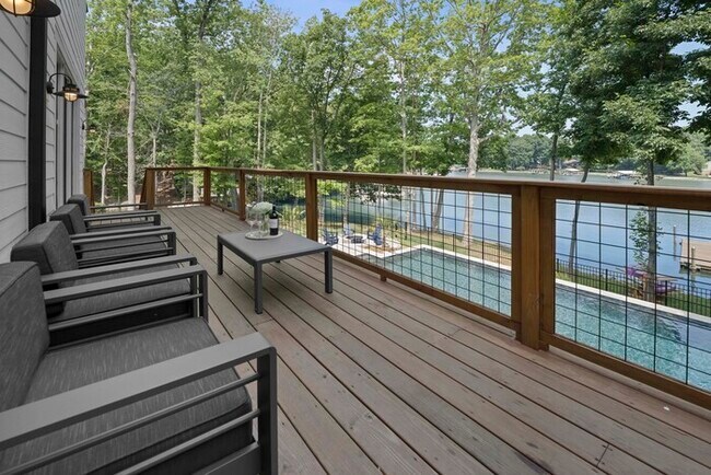 Building Photo - Northshore Landing