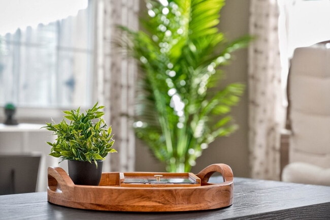 Building Photo - 1961 Creek Bank Dr