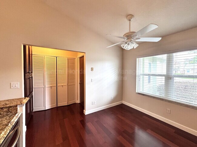 Building Photo - 4818 Breezy Palms Ct