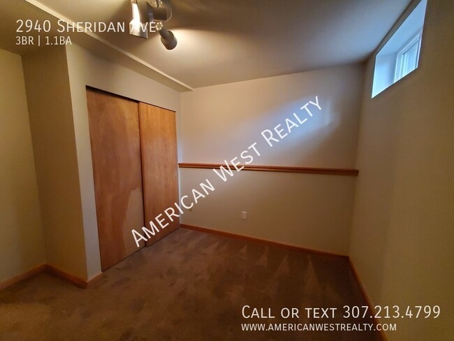 Building Photo - 3bed/1.5bath townhome