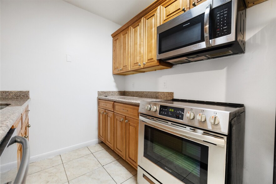Building Photo - 2912 NW 55th Ave