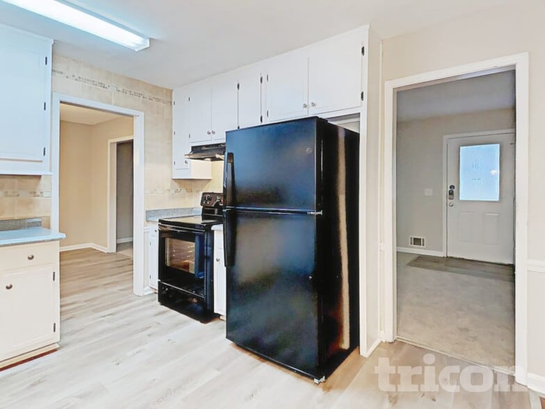 Building Photo - 4659 Sierra Ct