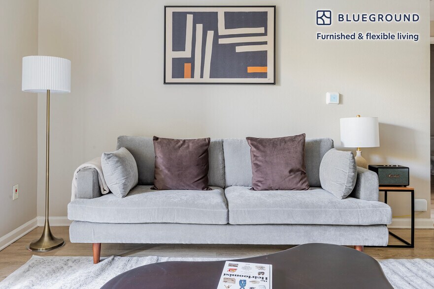 Building Photo - 700 Agnew Rd