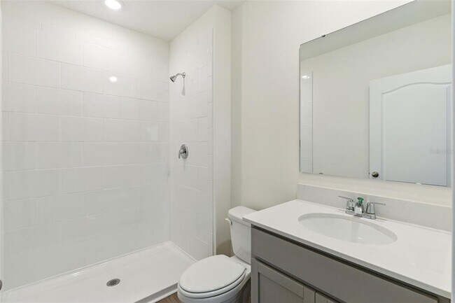 Building Photo - 2113 Walnut Crk Dr