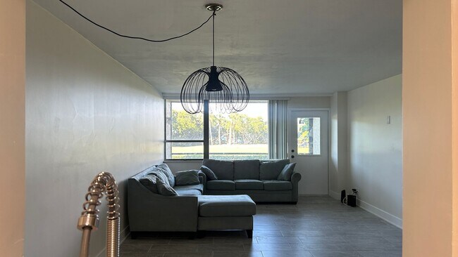 Building Photo - Waterfront Condo Living in Cove Cay – Bright & Comfortable Unit in Clearwater