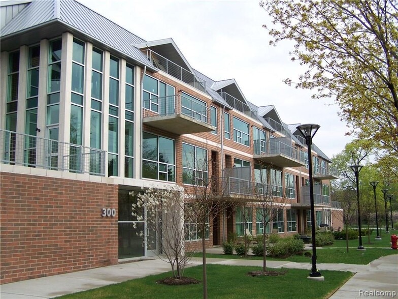 Exterior Photo - 300 Hamilton Street