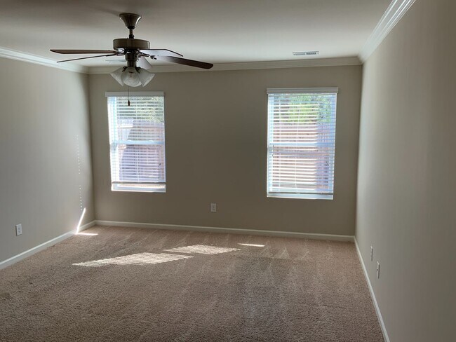 Building Photo - Chelsea Reserve  4 BR / 2.5 Ba / 2 family Room / 2 stories