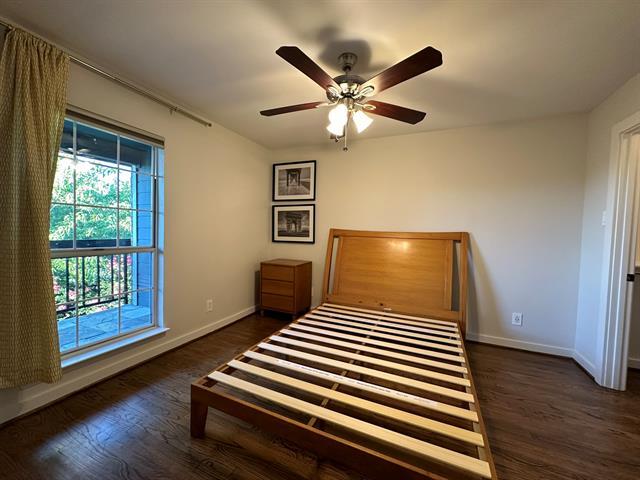 Building Photo - 18333 Roehampton Dr