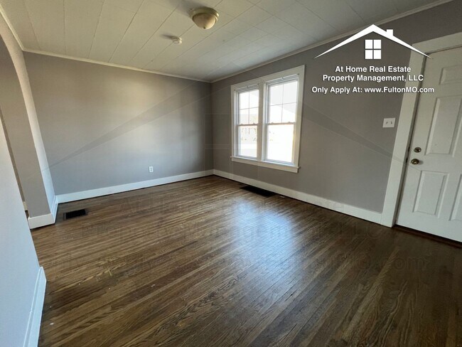 Building Photo - 837 Nichols St
