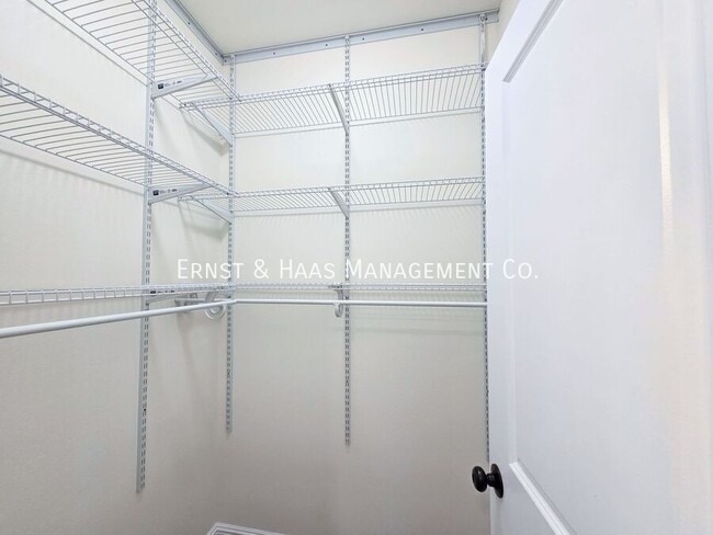 Building Photo - 4169 Country Club Dr