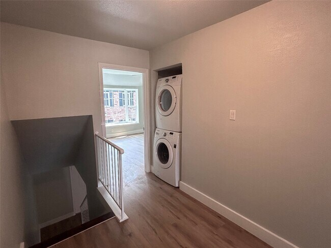 Building Photo - 11550 Chimney Rock Rd