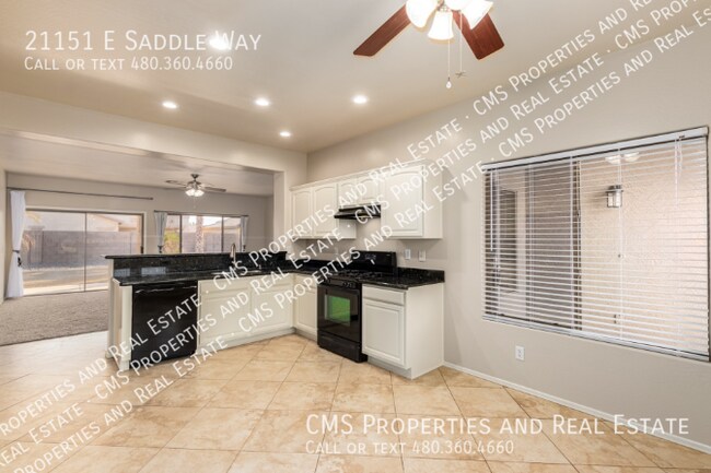 Building Photo - 21151 E Saddle Way