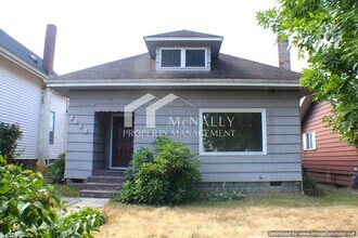 Building Photo - Newly Remodeled 3 Bedroom 2 Bathroom Home ...