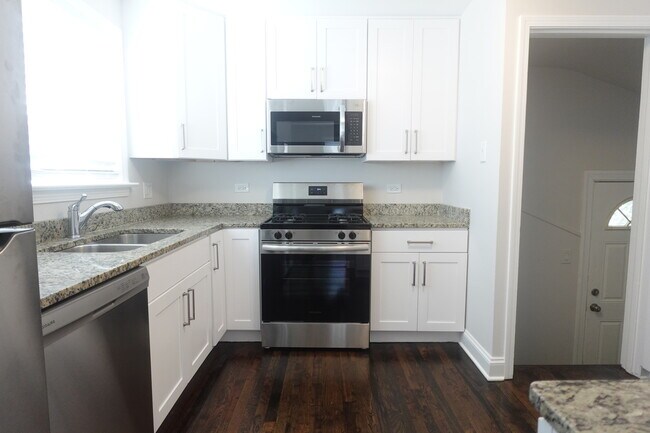 Building Photo - 2247 S 9th Ave