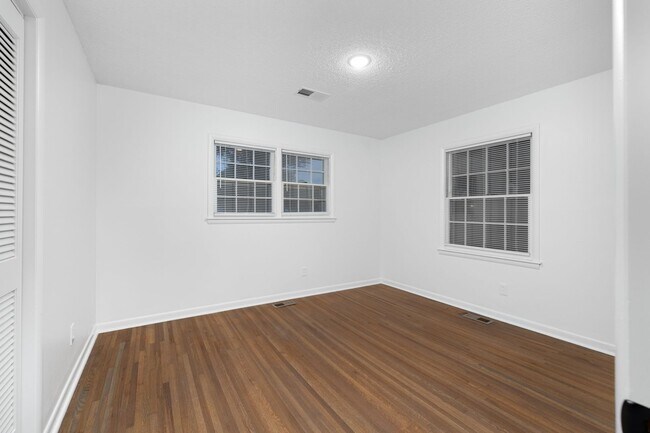 Building Photo - Recently renovated home in Whitehaven