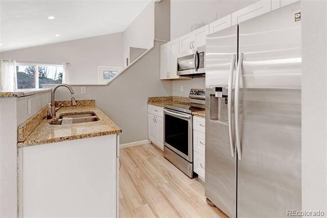 Building Photo - 943 Rancher Dr