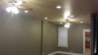 Building Photo - 1215 W 4th St