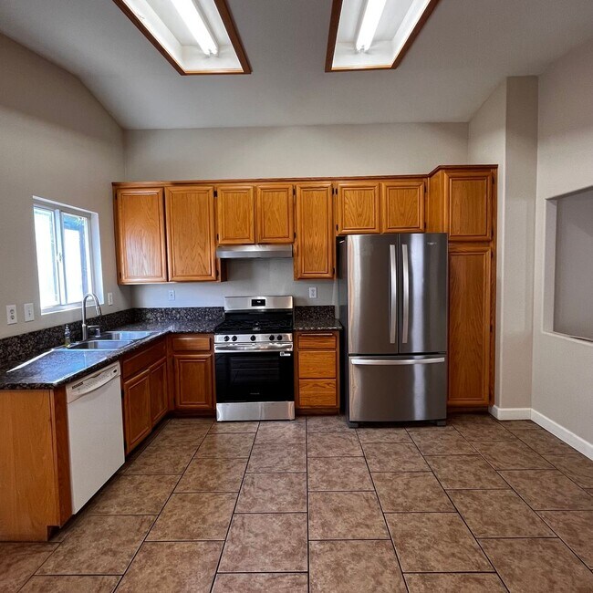 Building Photo - 13649 Glengarry Dr