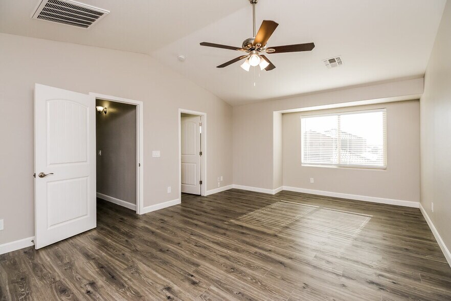 Building Photo - 5019 E Iolite St