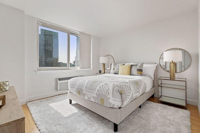 Building Photo - 20 2nd St