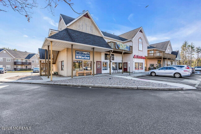 Building Photo - 290 N Main St