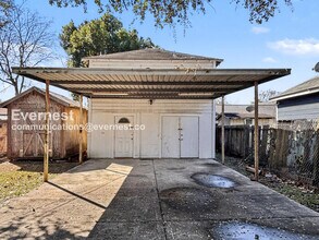 Building Photo - 203 W Lobit Ave