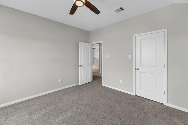 Building Photo - 5502 Pearl Vis Dr