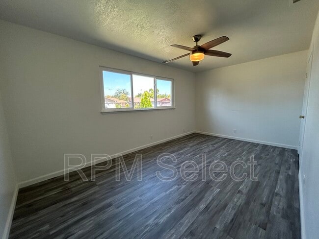 Building Photo - 2367 Pinturo Way
