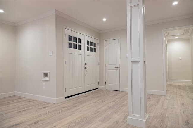 Building Photo - 3619 S Braeswood Blvd