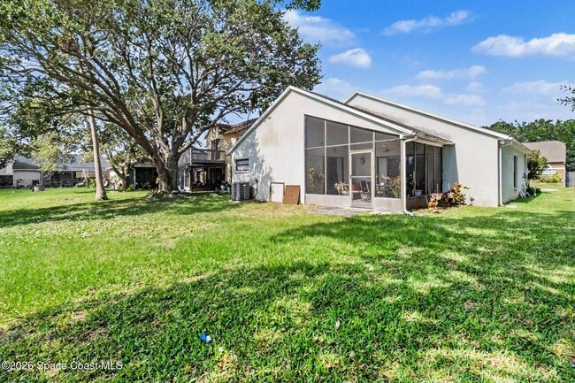 Building Photo - 1611 Clover Cir