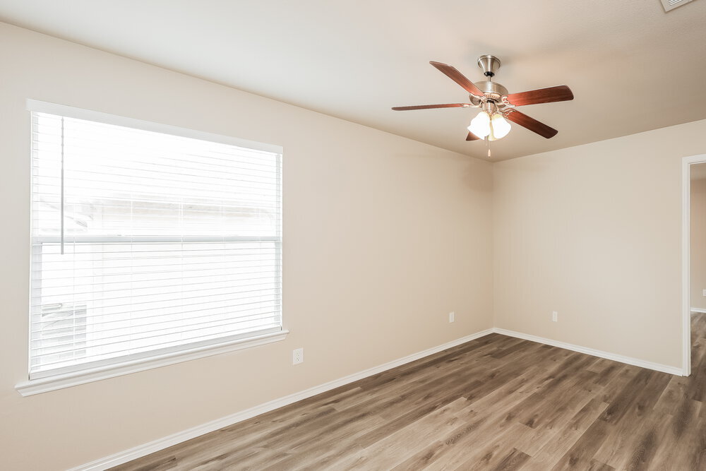 Building Photo - 11615 Tahoka Daisy