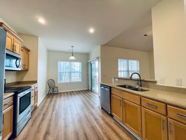 Building Photo - 3/2 single family - quiet neighborhood - updated and ready to move in!