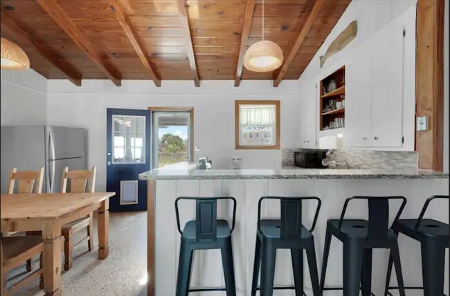 Building Photo - 303 Avenida 14