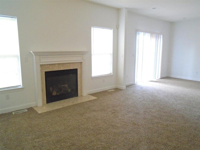 Building Photo - 706 Titan Dr