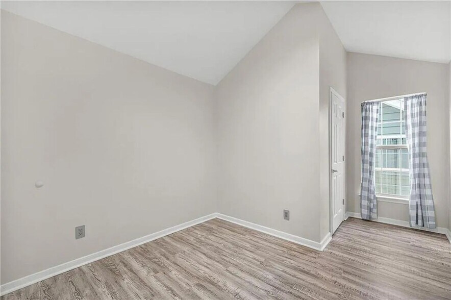 Building Photo - 1288 Gates Cir SE