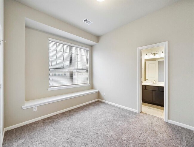 Building Photo - 2554 Terrace Point Dr