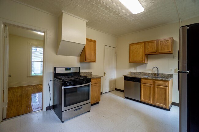 Building Photo - 107 Trinity Pl