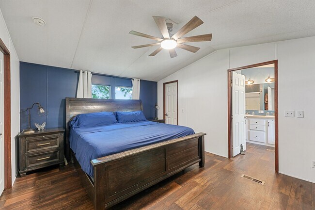 Building Photo - 106 County Road 3755