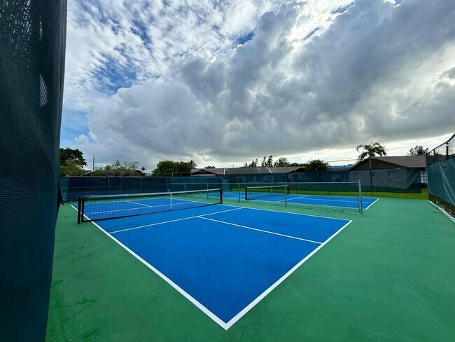 Building Photo - 5496 Viburnum Cir