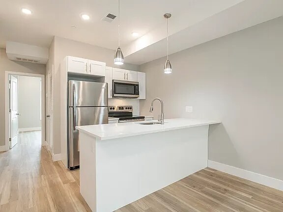 Building Photo - 2008 N Darien St