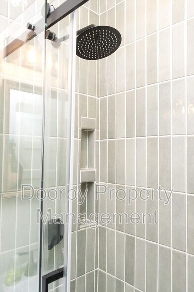 Building Photo - 621 Fortwood Pl