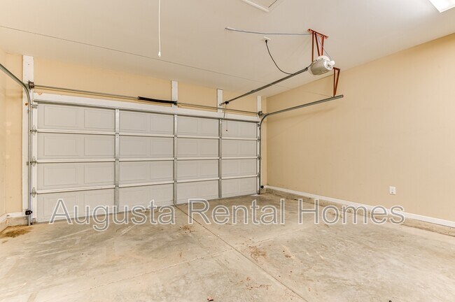 Building Photo - 812 Oshields Ct