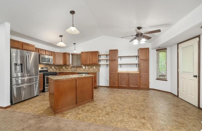 Building Photo - Luxurious Bel Aire Home