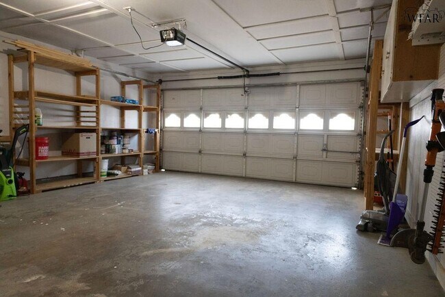 Building Photo - 2824 Barrywood Dr