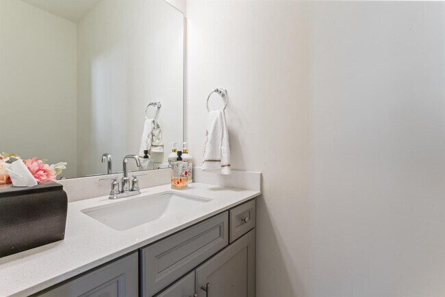 Building Photo - 116 Farrier Ln