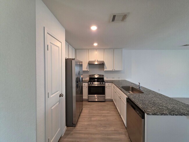 Building Photo - SINGLE FAMILY HOME FOR RENT