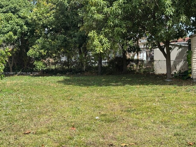 Building Photo - 16981 NE 8th Ct