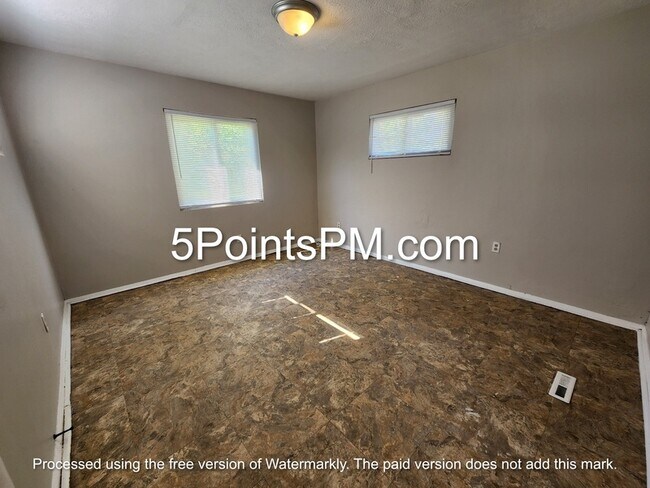 Building Photo - 4424 E 158th St